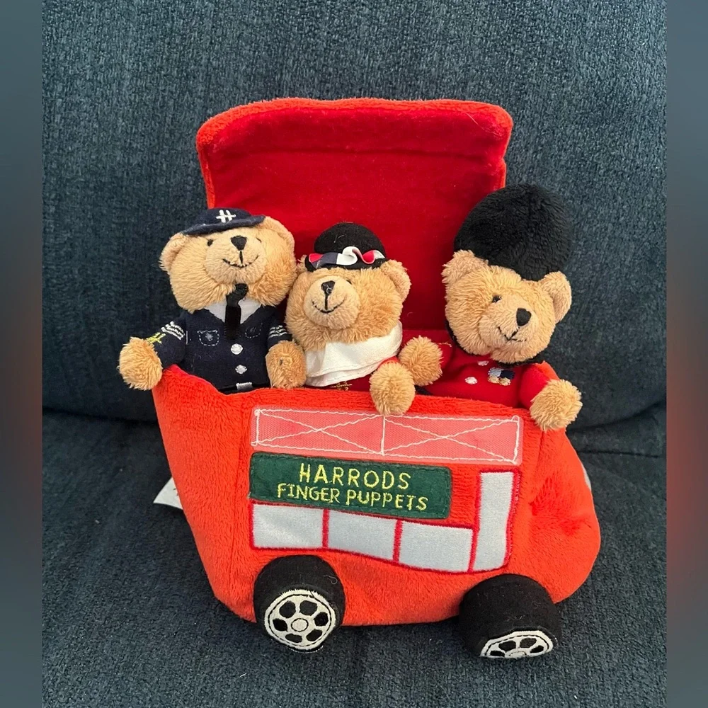 Harrod’s Bears Day Out finger puppet plush bus with 3 bears. 2007 - Picture 1 of 16